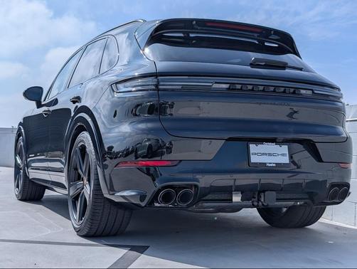 2025 Porsche Cayenne GTS