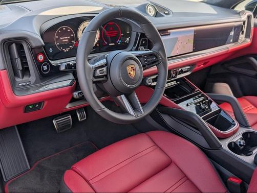 2025 Porsche Cayenne GTS