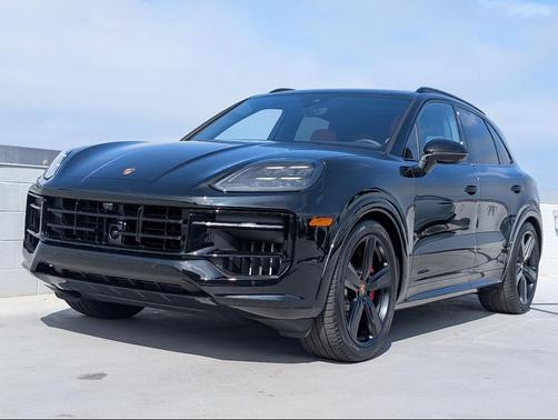 2025 Porsche Cayenne GTS