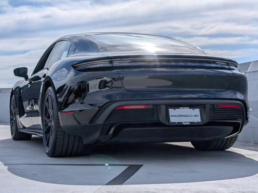 2022 Porsche Taycan GTS