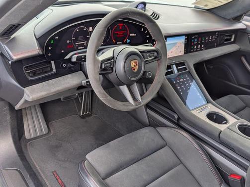 2022 Porsche Taycan GTS