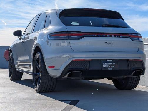 2025 Porsche Macan 