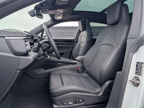White 2025 Porsche Macan Macan Electric