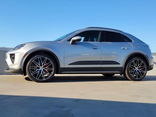 2025 Porsche Macan 4S