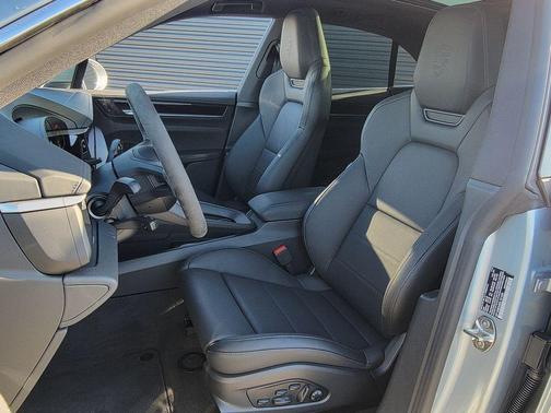 2025 Porsche Macan 4S