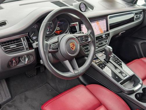 2024 Porsche Macan 