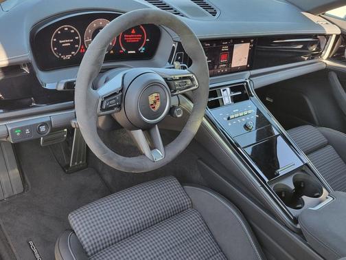 2025 Porsche Panamera