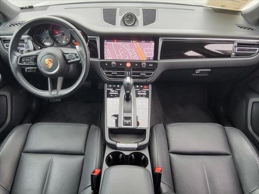 2022 Porsche Macan Base