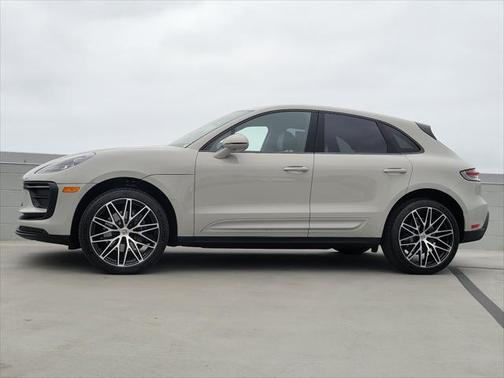 2022 Porsche Macan Base