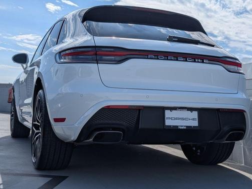 2026 Porsche Macan 