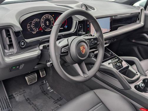 Chromite Black Metallic 2026 Porsche Cayenne S
