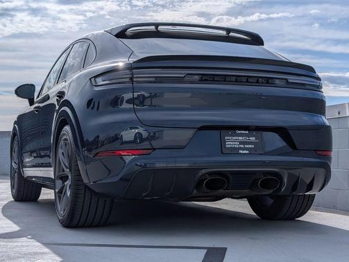 2025 Porsche Cayenne GTS