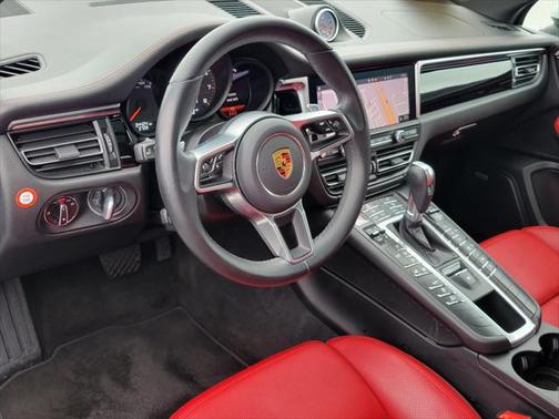 2021 Porsche Macan Base