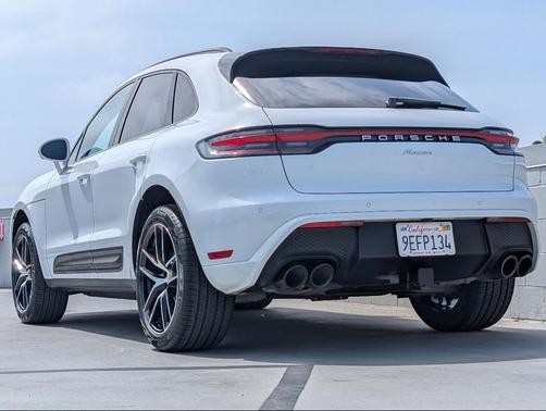 2023 Porsche Macan Base (PDK)