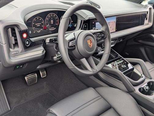 Chromite Black Metallic 2026 Porsche Cayenne GTS