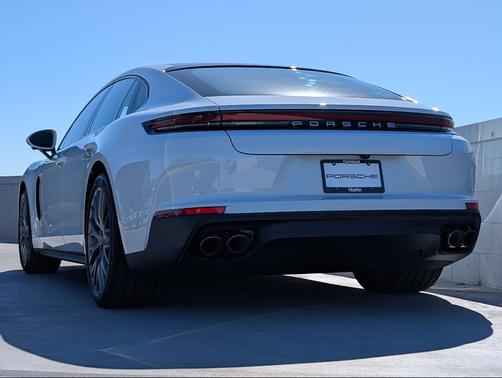 2026 Porsche Panamera 