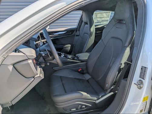 2026 Porsche Panamera 