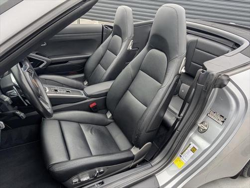 2018 Porsche 911 Carrera