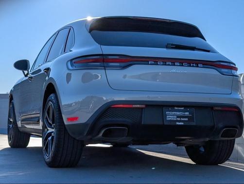 2022 Porsche Macan Base (PDK)