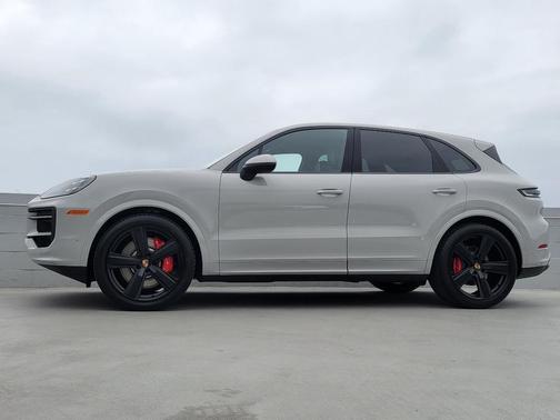 2025 Porsche Cayenne S