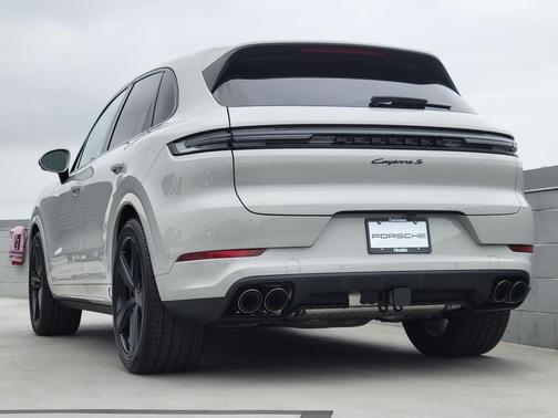 2025 Porsche Cayenne S