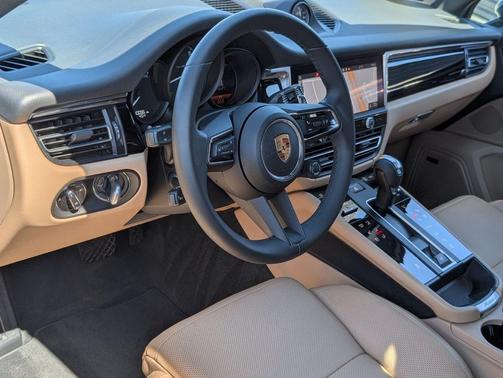 Jet Black Metallic 2025 Porsche Macan Macan
