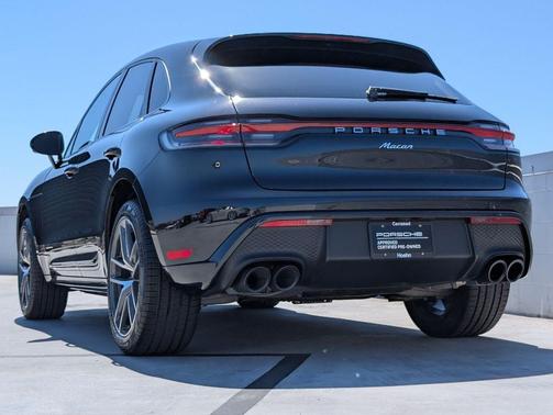 Jet Black Metallic 2025 Porsche Macan Macan
