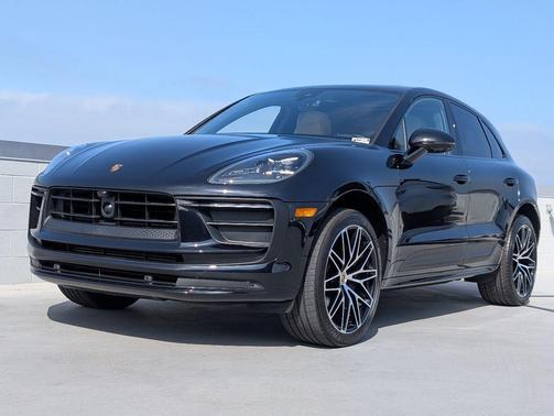 Jet Black Metallic 2024 Porsche Macan Macan