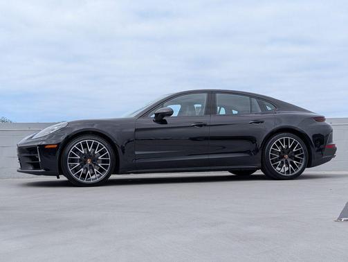 Jet Black 2026 Porsche Panamera