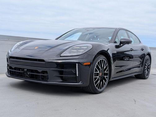 Jet Black 2026 Porsche Panamera