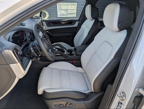 2026 Porsche Cayenne GTS