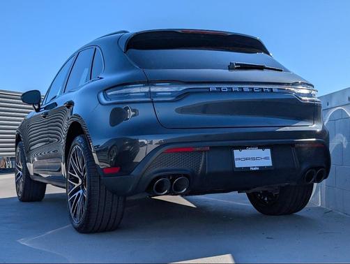 2026 Porsche Macan 
