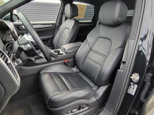 2023 Porsche Cayenne Platinum Edition