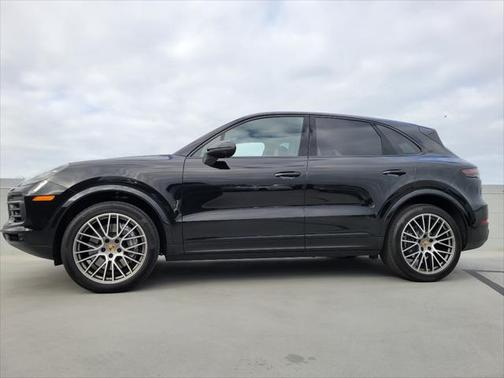 2023 Porsche Cayenne Platinum Edition