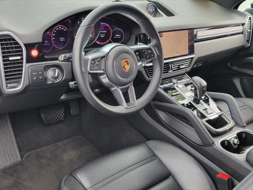 2023 Porsche Cayenne Platinum Edition