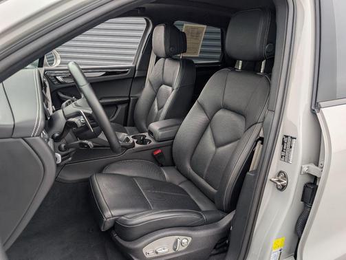 Chalk 2024 Porsche Macan Macan S