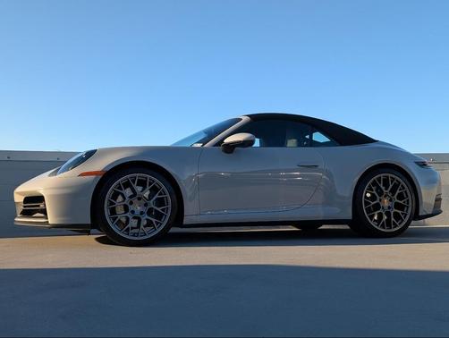2025 Porsche 911 Carrera