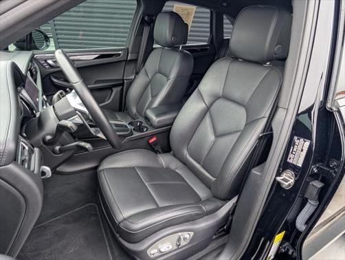 2020 Porsche Macan Base