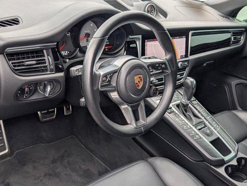 2020 Porsche Macan Base