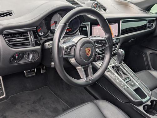 2020 Porsche Macan Base