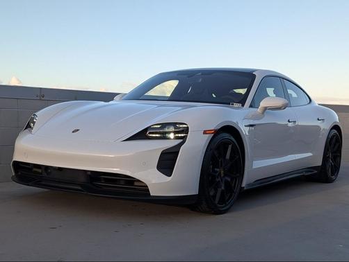2022 Porsche Taycan GTS