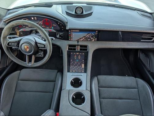 2022 Porsche Taycan GTS