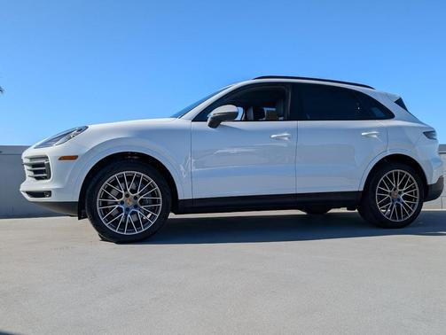 2022 Porsche Cayenne Platinum Edition