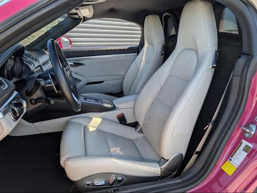 2024 Porsche 718 Boxster S