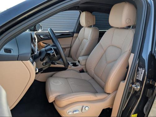 2024 Porsche Macan T