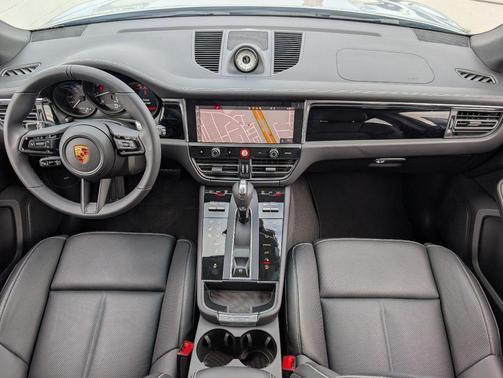 Dolomite 2026 Porsche Macan Macan
