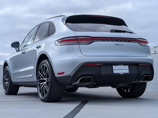 Dolomite 2026 Porsche Macan Macan