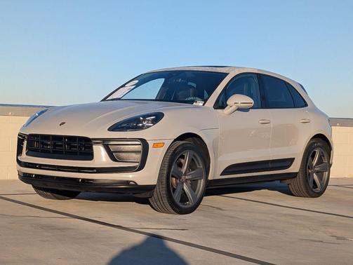 2022 Porsche Macan 