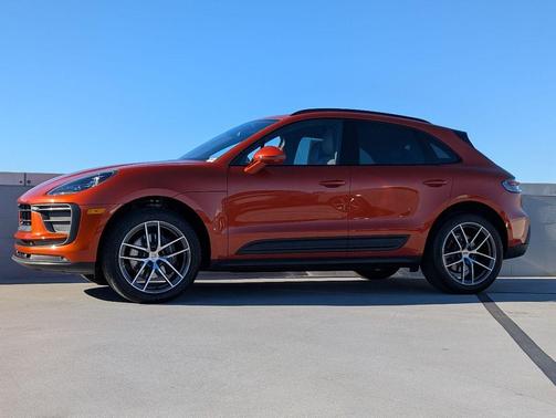 2024 Porsche Macan Base (PDK)
