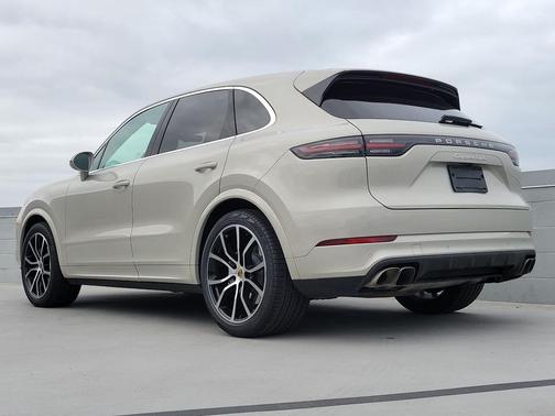 Cashmere 2022 Porsche Cayenne Turbo